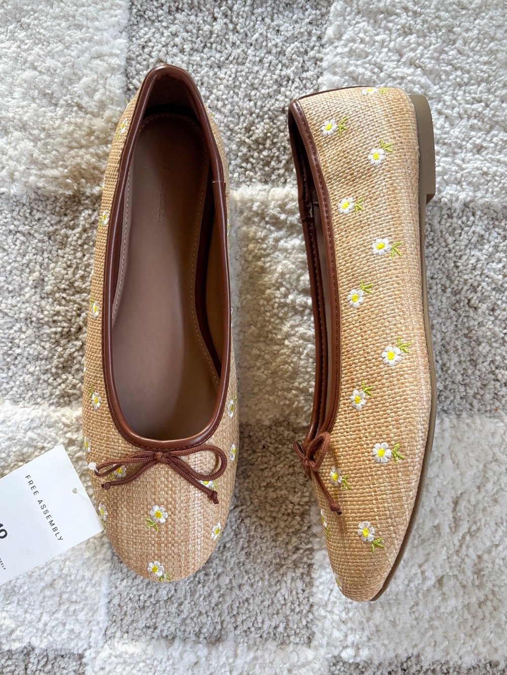 NWT Free Assembly Raffia Daisy Ballet Flat Bow Embroidered Slip On Women 10 shoe